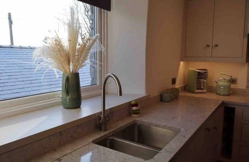 Austwick Cabaña | Folly Cottage: A Cosy, Dog friendly cottage in a village in North Yorks Dales.