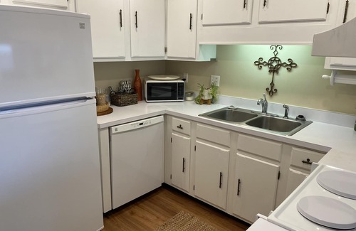 Georgetown Casa | FOR SALE Peaceful Waterfront/ Bay 2 bed/1.5 ba Belle Isle Yacht Club Georgetown