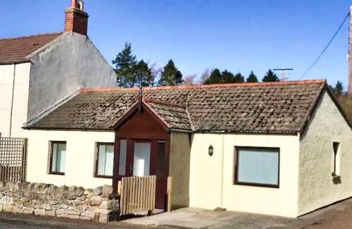Berwick-upon-Tweed Casa | Ford Common - Bungalow - Sleeps 6 - Stunning Walks and Views - Dog Friendly - 2 Bedrooms 2 Bathrooms Cottage - Sun Room - Private Garden - Off Street Parking - Quiet Rural Location - Fast Wifi