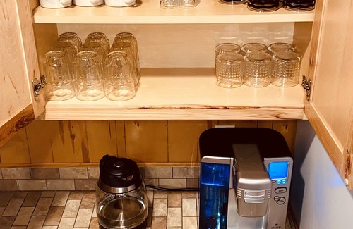 Big Bear Lake Cabina | Ángel del bosque: ¡cerca de la Cumbre de nieve, senderos para caminatas y pueblo! ¡Wifi! Barbacoa de gas!