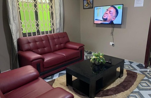 Accra Hotel | FOSUAH PAPABI HOTEL & APARTMENT
