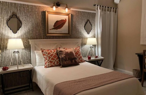 Pointe D'esny Casa | Fouilly Cottage Tasteful Beach Home