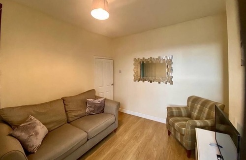 Ellesmere Port Casa | Four bedroom house - Ideal for contractors