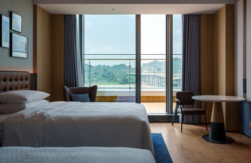 Wutongqiao District Hotel | Four Points by Sheraton Leshan