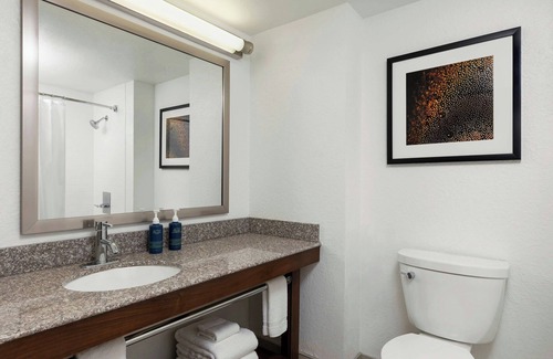 Milwaukee Hotel | Four Points by Sheraton Milwaukee Airport