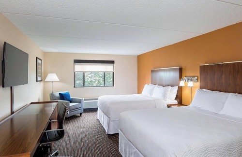 Milwaukee Hotel | Four Points by Sheraton Milwaukee Airport