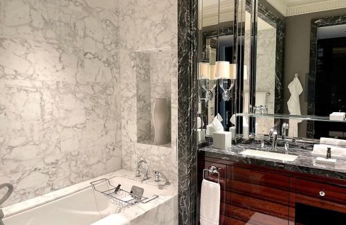 Manama Hotel | Four Seasons Hotel Bahrain Bay