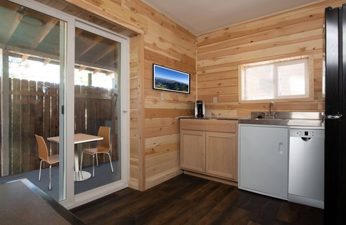 South Fork Hotel | Four Seasons Lodge