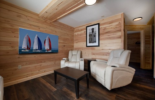 South Fork Hotel | Four Seasons Lodge