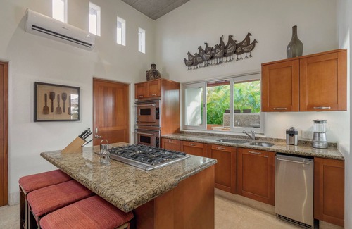 Punta de Mita Villa | Four Seasons Villa Punta Mita– Hotel Services, Golf & Beachclubs (by vrmex.homes)