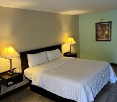 Carrizozo Hotel | Four Winds Motel & RV Park