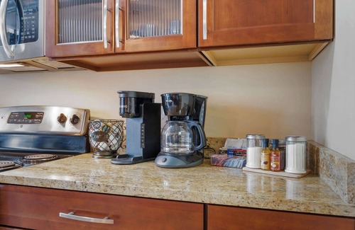 West Main Historic District Apartamento | Fourth St. Suite - Garage - Kitchen