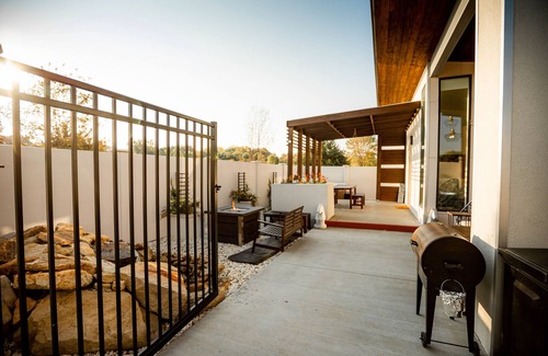 Aldrich Cabina | Retiro privado para parejas. Lujoso y moderno. Perfecto para una escapada tranquila.