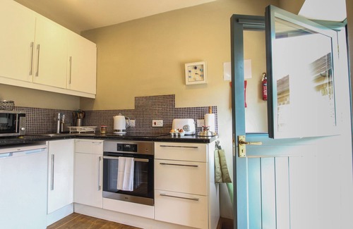 Farlow Cabaña | FOXHOLES BARN, pet friendly, with a garden in Cleobury Mortimer