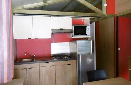 Saint-Laurent-les-Bains Alquiler De RV | Camping Le Ceytrou