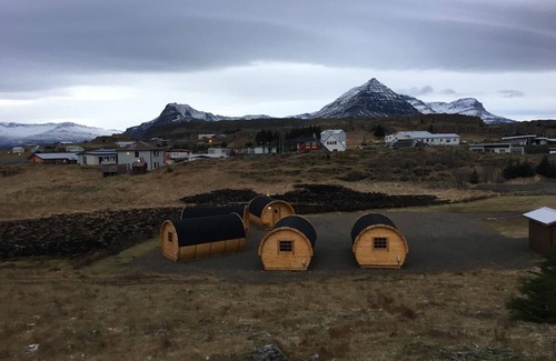 Djupivogur Alquiler De RV | Framtid Camping Lodging Barrels