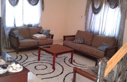 Old-Yundum Villa | Frank & Haddy Paradise + Sistema de respaldo + Celular WiFi Internet + Piscina de vecinos