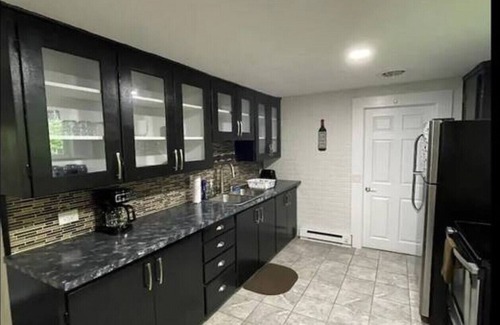 Ashtabula Casa | Frank’s Last Resort- Sunset Vacation Rentals