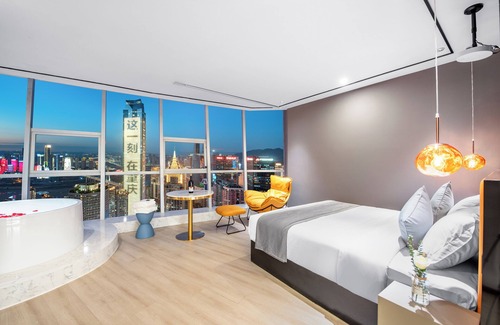 Yuzhong Hotel | Fraya High - altitude Future Hotel