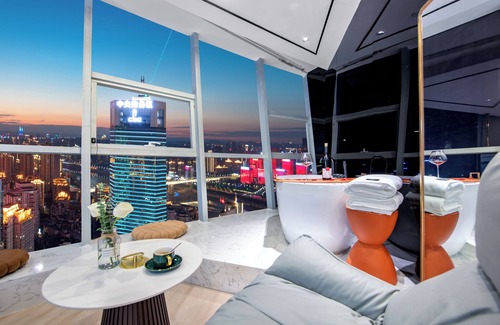 Yuzhong Hotel | Fraya High - altitude Future Hotel