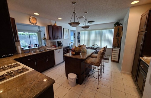 Candler Casa | FREE Golf Cart! Fabulous Location! Classy Decor! Pet-friendly!