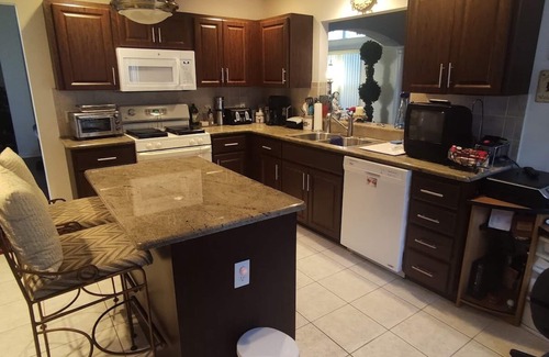 Candler Casa | FREE Golf Cart! Fabulous Location! Classy Decor! Pet-friendly!