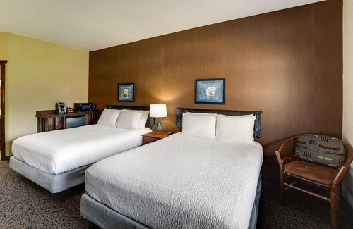 Columbia Hotel | Free Hot Breakfast! Deluxe 2 Double Beds in Stoney Creek Columbia