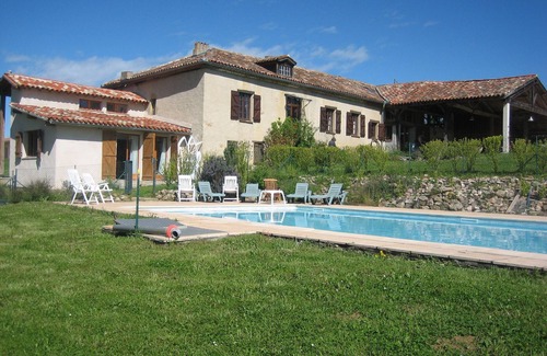 Aurignac Casa | Cortijo francés con piscina y vistas de los Pirineos