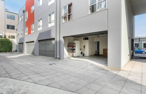 Abbotsford Casa | residencia ejecutiva masiva en el límite con la ciudad