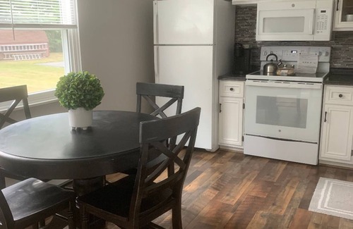 Carlisle Casa | friendly area, walking distance to town- great location !