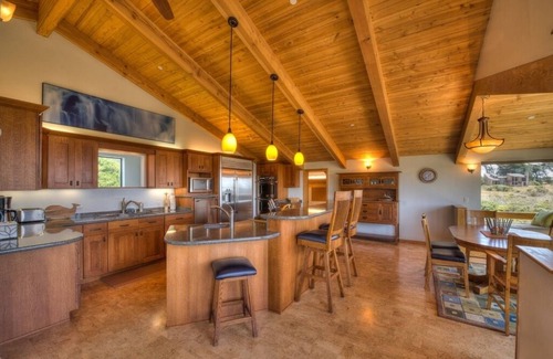 Sea Ranch Casa | Friends and family will love staying at Tranquility Base in the Sea Ranch