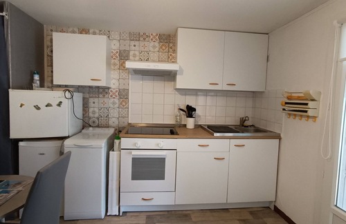 La Barre-de-Monts Apartamento | Fromentine, apartment Ground floor of a house on the edge of a forest for 2 people. - Wifi