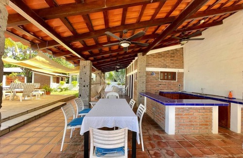 Barra de Santiago Casa | Rancho de playa en primera fila al mar en la Barra de Santiago