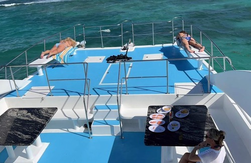 Bavaro Alquiler De Eote | 🏝️ Full-Day Yacht Adventure: Fun Memories, Captain & Crew Included🤩