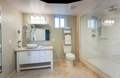 Challengers Complejo | Full-Property Luxury Retreat - 12 Beds - Private Pool, Chef & Concierge