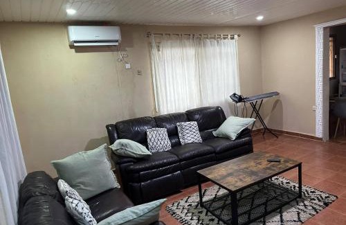 Freetown Casa | Fully Aircondition 3Bed Villa- A c- WiFi- Hotwater