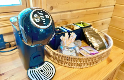 Sano Cabina | Fully equipped with wood stove, large projector, hammock, board games, toys, and other amenities for a comfortable stay! Modern log house, 17 minutes from Ashikaga Flower Park!