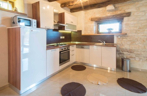 Zabrezani Villa | Totalmente vallada, piscina privada, aire acondicionado, admite mascotas