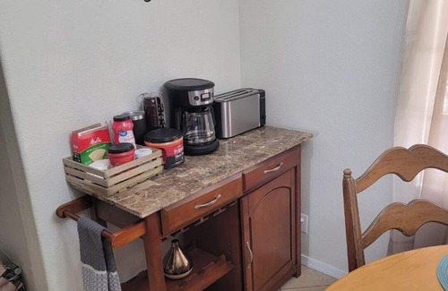 Yuma Casa | Fully Fenced Yard. Mini Split AC. Private Driveway Parking.