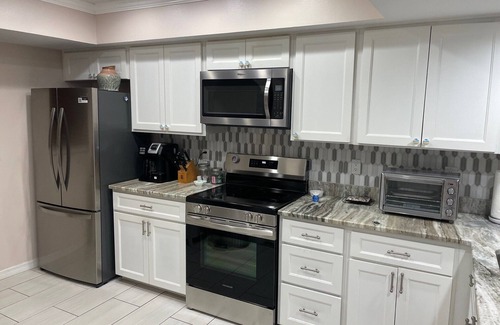 Bradenton Beach Condominio | Fully updated Direct Beachfront 2 bed, 2 full bath condo w/heated beachside pool