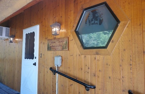 Garden Valley Cabina | Fun Cabin at Terrace Lakes - Sleeps 18 - Hot Springs Pool available