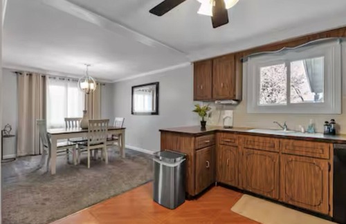 Rochester Casa | FUN, FAMILY, POOL, GAMING ROOM, FIREPIT Super close to everything! Pets friendly