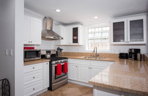 Lawndale Casa | FUN Game Rm, Mem Foam by Beach in South Bay Pets