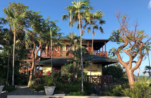 West End Villa | Siente y explora el Caribe. Alquiler de vehículos incluido.