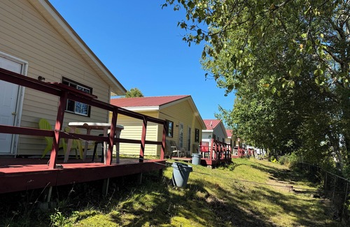 Curryville Cabaña | Fundy Rocks Resort family Cottage - Near Famous Hopewell Rocks