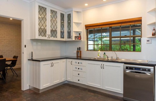 Stone Well Casa | Furche Barossa 5 Bedroom Holiday House