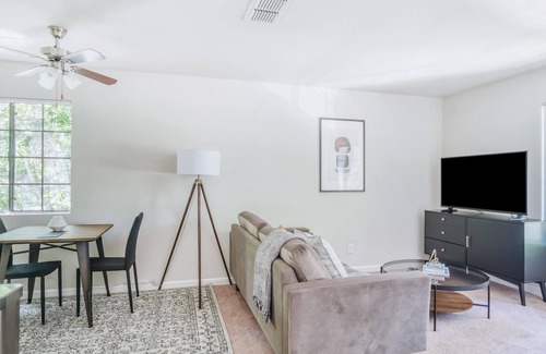 Walnut Creek Apartamento | Furnished 1BR in Walnut Creek, Pool + Pet-Friendly