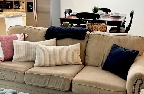 Holly Springs Casa | Furnished 4-bedroom home in Holly Springs