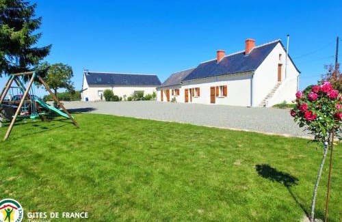 Saint-Laurent-de-Lin Casa | Gîte à Saint-Laurent-de-Lin avec jardin - FR-1-381-501