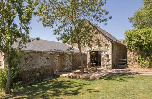 La Chapelle-Saint-Sauveur Casa | Gîte écolabel entre Angers et Loire, piscine chauffée, jardin clos, calme et charme authentique - FR-1-306-847